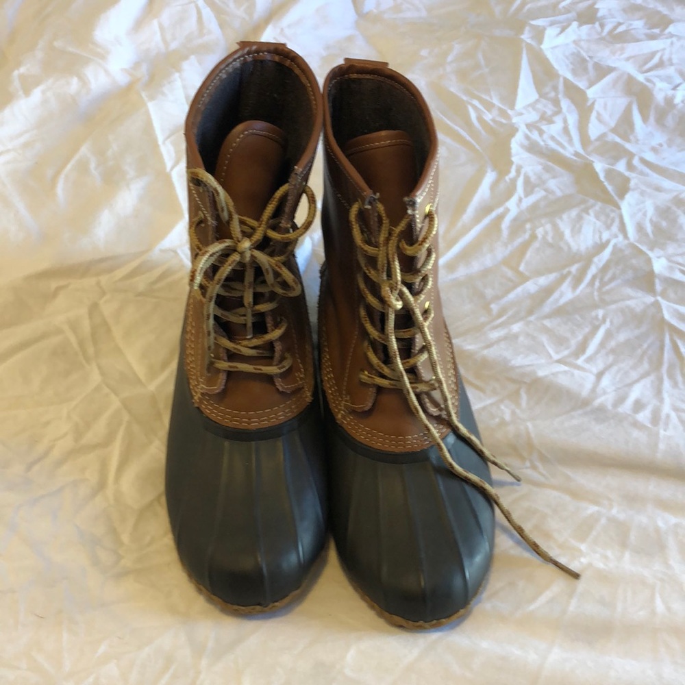Duck boots- Khombu